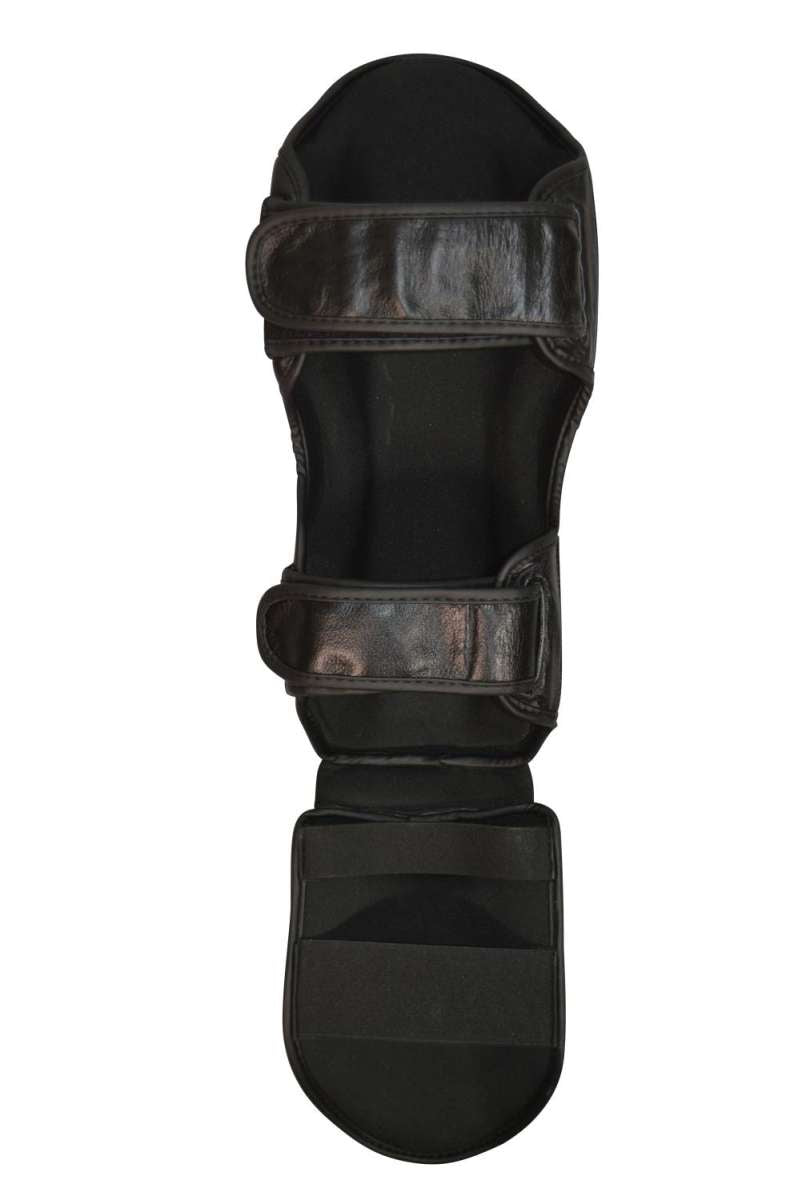 Phoenix: PRO TECH FIGHT Benskydd - VIt/Svart