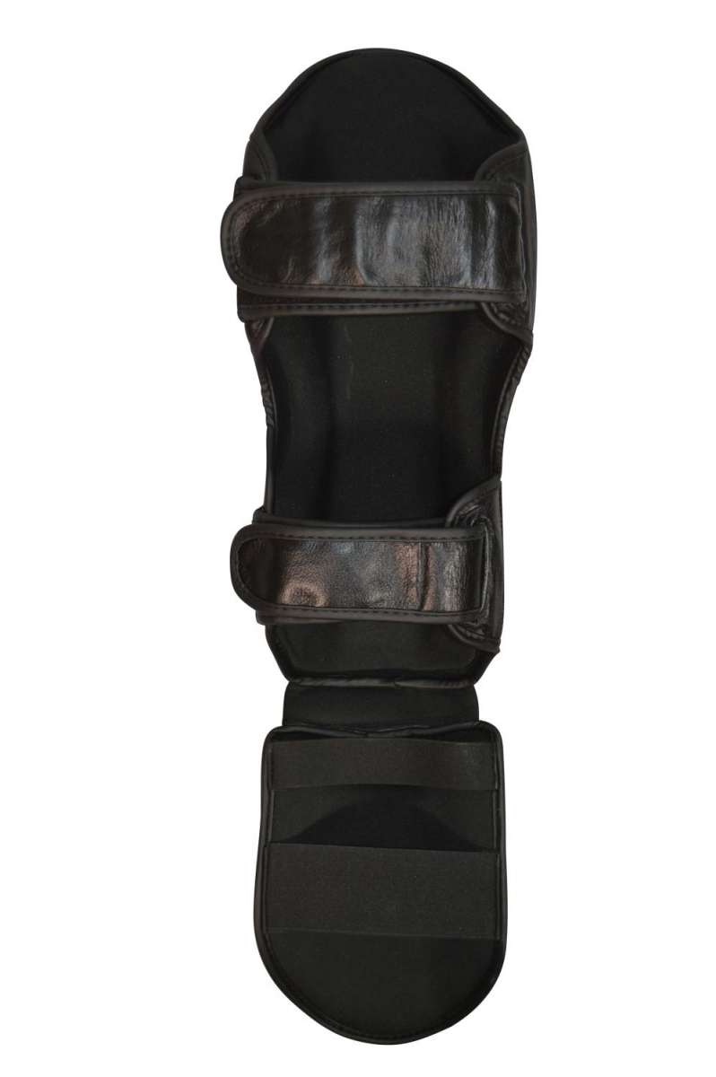 Phoenix: PRO TECH FIGHT Benskydd - VIt/Svart