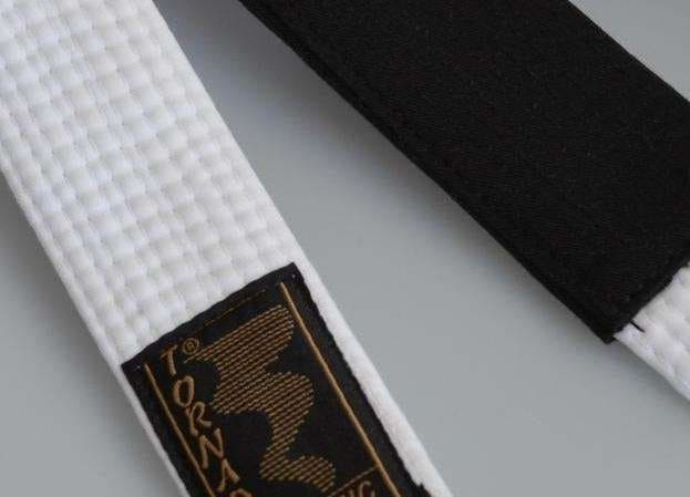 Phoenix: BJJ-bälte - Vitt/Svart-rand