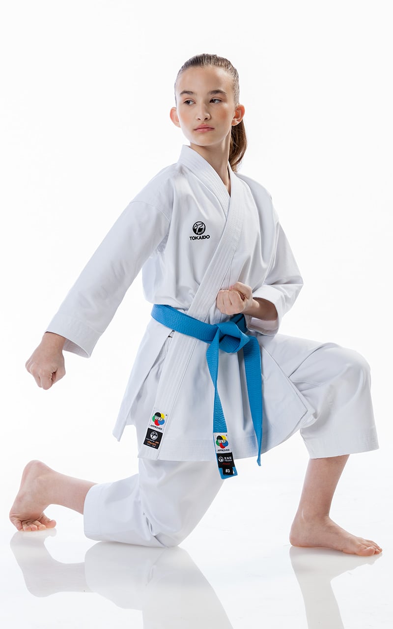 TOKAIDO Junior Karatedräkt – Kata Master Slim Fit 12 oz | WKF | Kampsport & Träning